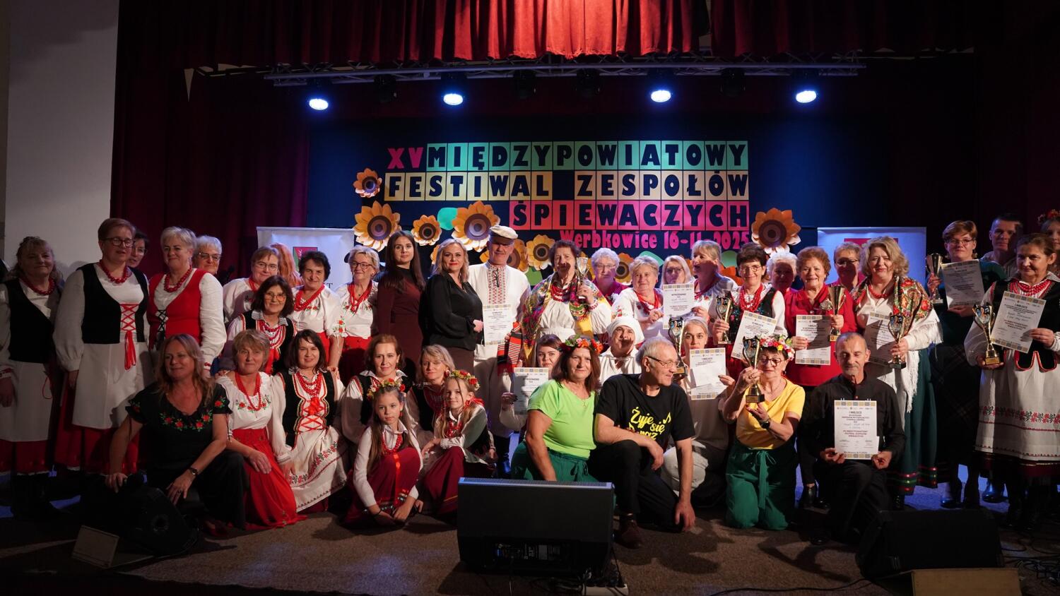 🎶💙 Fajsławianki i Siedliszczanki na XV Międzypowiatowym Festiwalu Zespołów Śpiewaczych! 💙🎶