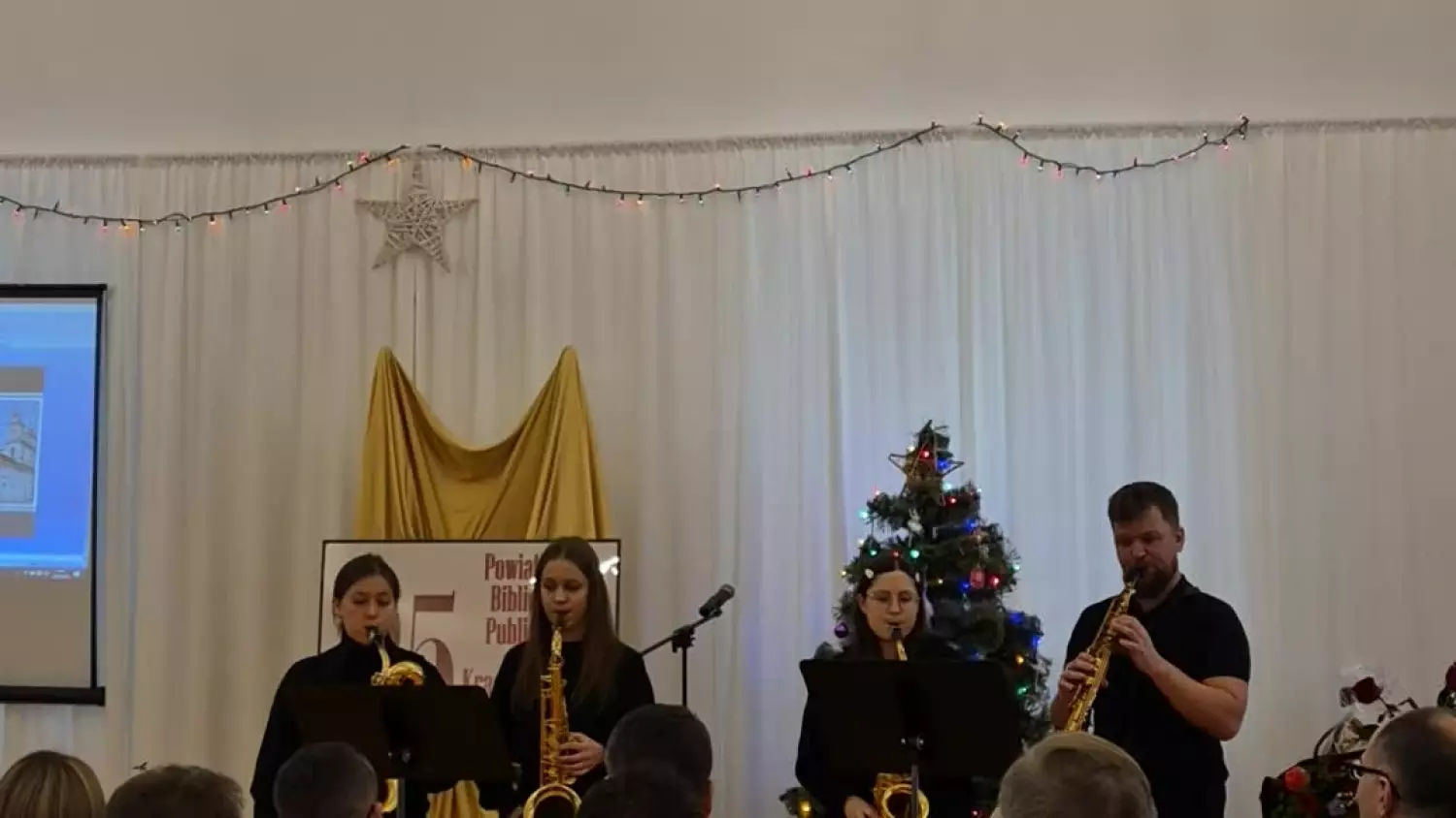 Państwowa Szkoła Muzyczna w Krasnymstawie podczas Jubileuszu 25-lecia PBP w Krasnaymstawie 16.12.2025 r.